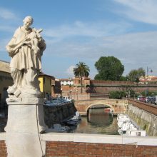 Statua di S. Giovanni Nepomuceno e Fortezza Nuova, Livorno.